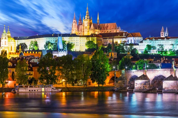 Nachtkulisse von Prag, Tschechische Republik — Stockfoto