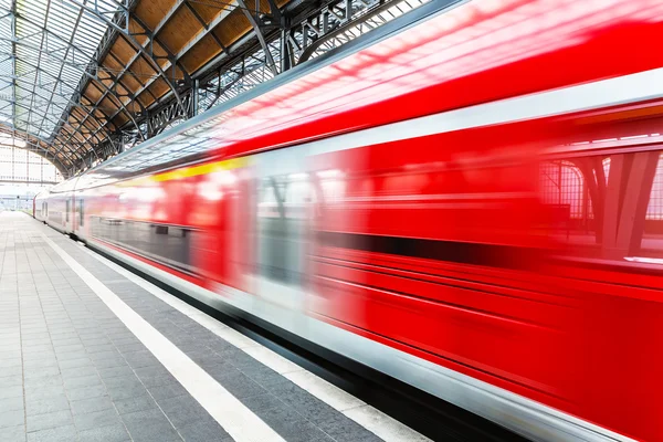 High speed train at station platform — Stock Photo, Image