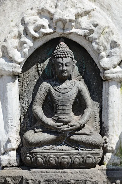 Sittande buddha — Stockfoto