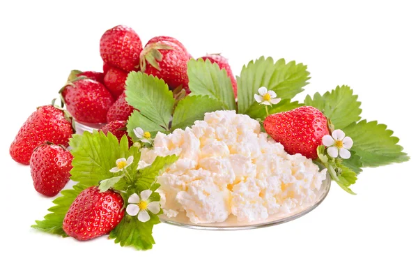 Strawberries and cottage cheese — Stock Photo, Image