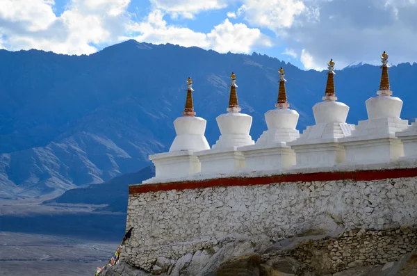 Buddhist chortens — Stock Photo, Image