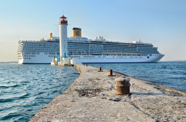 cruise gemisi costa ayrılmak