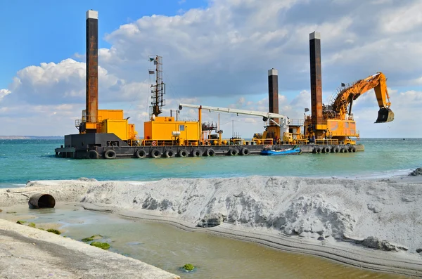 Einen neuen Strand bauen — Stockfoto