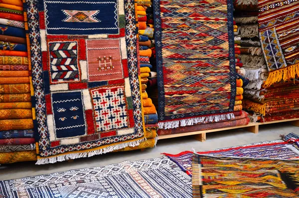 Tradycyjne marokańskie dywany — Zdjęcie stockowe
