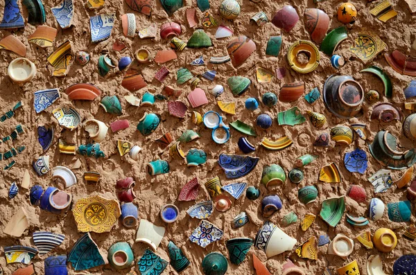 Broken ceramics dishes — Stock Photo, Image