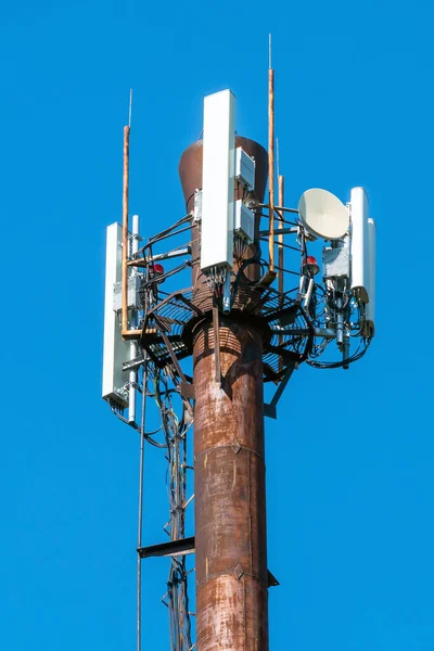 Topo Mastro Com Antenas Close — Fotografia de Stock