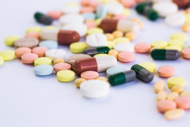 Tıbbi ilaçlar ve haplar.