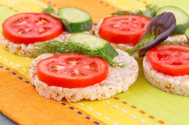 kahvaltılık pirinç kraker sandviç