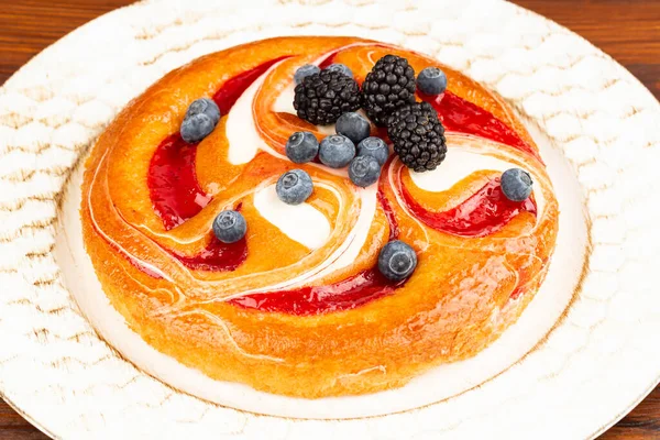 Berries Pie Blueberries Blackberries Wooden Plate — Stockfoto