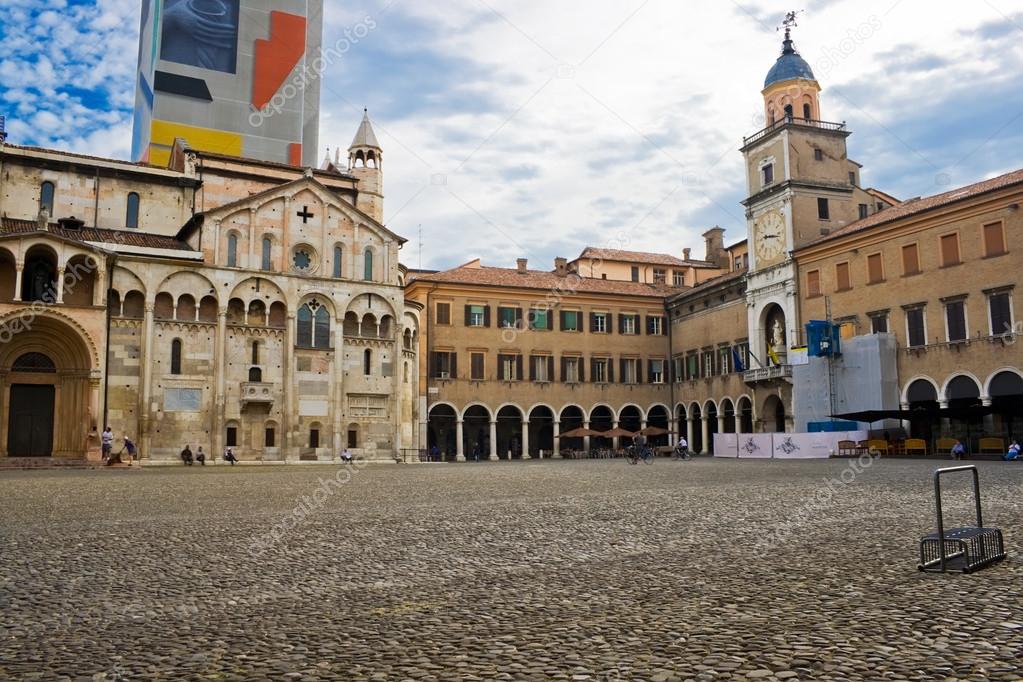 Modena square