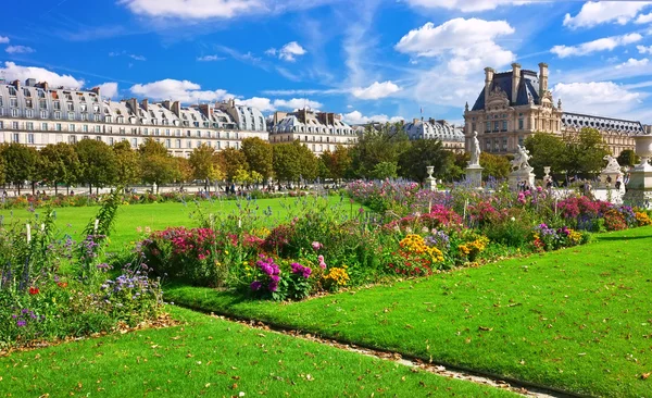 Louvre museum — Stockfoto