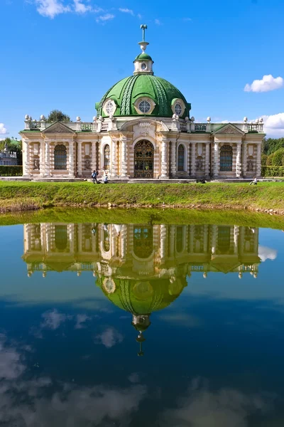 Gruta do Pavilhão em Kuskovo — Fotografia de Stock