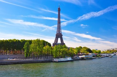 Paris 'teki Eyfel Kulesi