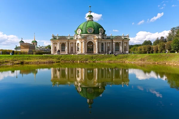 Pavillon-Grotte in kuskovo — Stockfoto