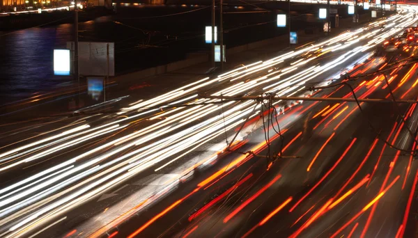 Tráfego noturno — Fotografia de Stock