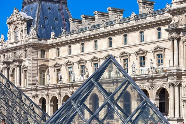 Louvre Múzeum — Stock Fotó