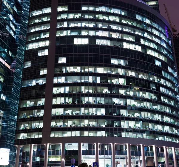 Hochhäuser in der Nacht — Stockfoto