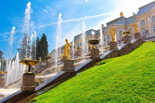 Fountains in Petrodvorets — Stockfoto