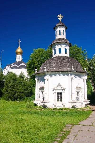 Kostel ve městě sergiyev posad — Stock fotografie