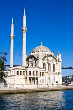 Ortaköy Camii