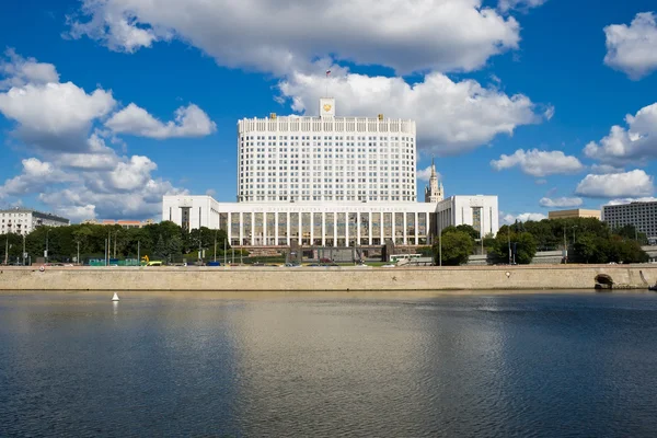 Casa blanca — Foto de Stock