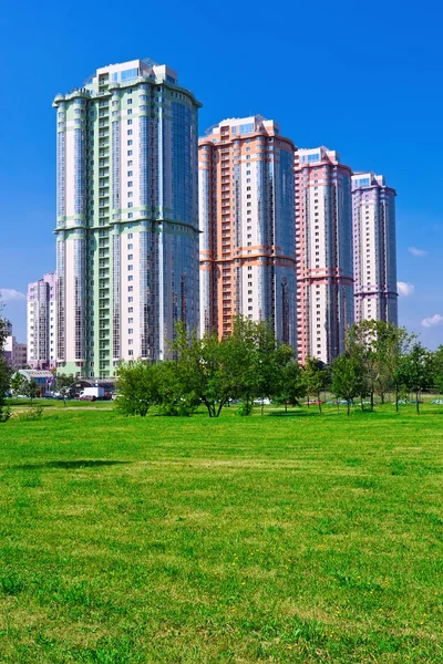 Modern apartment buildings — Stock Photo, Image