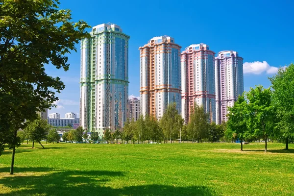 Modern apartment buildings — Stock Photo, Image