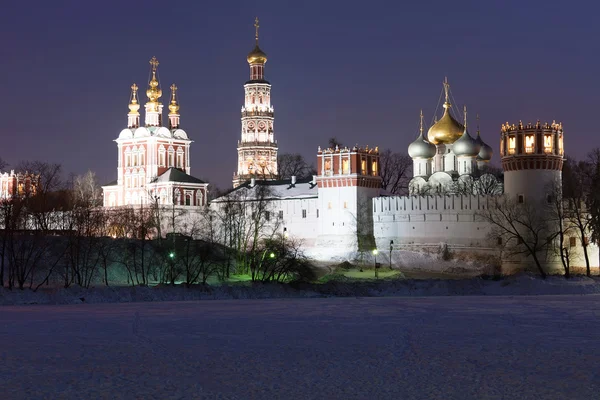 Convento Novodevichy à noite — Fotografia de Stock