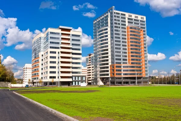 Edificios de apartamentos modernos Imagen De Stock