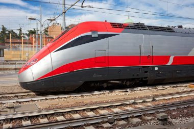 modern tren