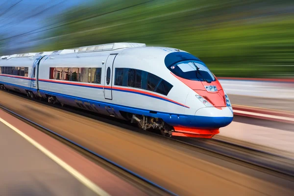 Moderne trein — Stockfoto