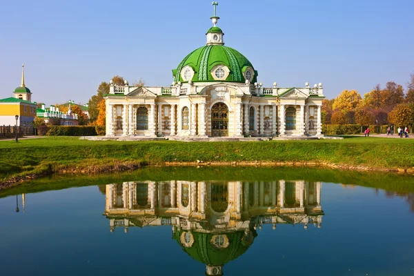 Pavillon Grotte à Kuskovo — Photo