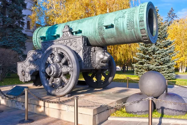 Enorme Russische kanon — Stockfoto