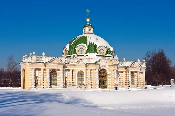 Pavilion grottan i kuskovo — Stockfoto