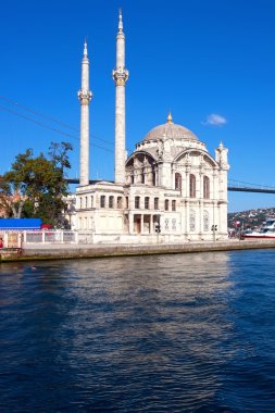 Ortaköy Camii