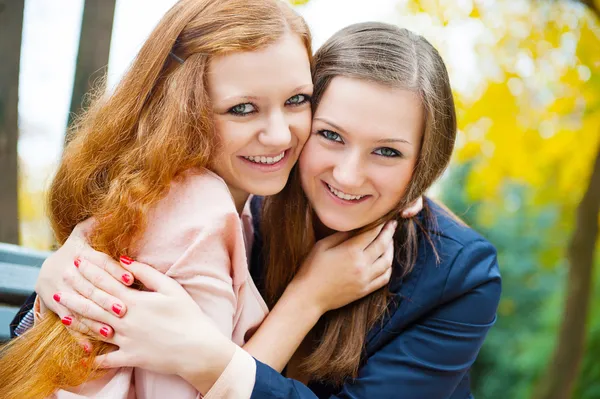 Two best friends embracing — Stock Photo, Image