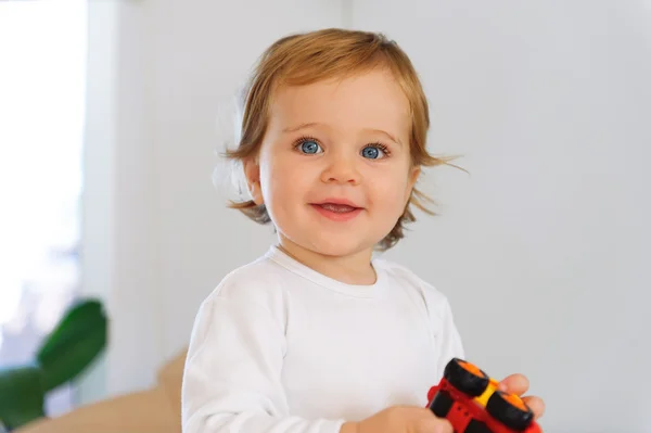 Lindo retrato de niño —  Fotos de Stock