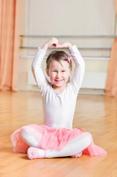 Kleine Ballerina tanzen — Stockfoto