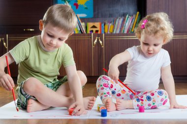 şirin ve kız boyama