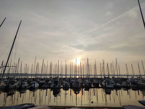 Foto Van Landelijke Bucht Met Bootjes Bij Zonsondergang Oostzee Noord — Stockfoto