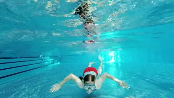 Slow Motion Video Teenage Girl Having Fun Underwater Swimming Pool — Vídeos de Stock