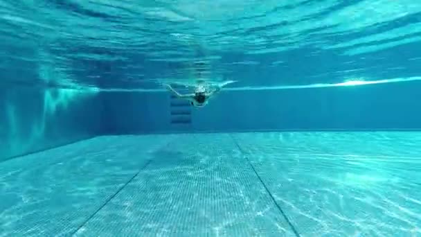 Vídeo Cute Little Girl Aving Fun Water Swimming Pool Summer — Vídeo de Stock