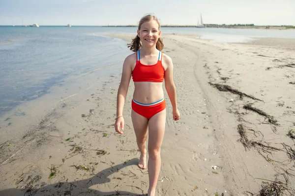 Happy Beautiful Teen Girl Walking Beach Sea Summer Holidays — Stockfoto