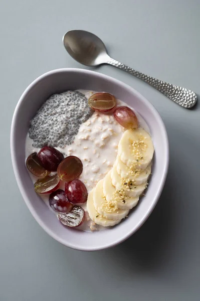 Flatlay Foto Café Manhã Saudável Cereais Uvas Banana Chia Fotos De Bancos De Imagens