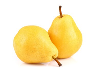 Beyaz bir arka planda olgun armut