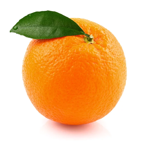 Ώριμο πορτοκάλι με φύλλο — Φωτογραφία Αρχείου