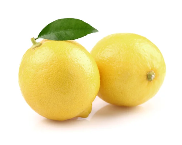 Lemons with leaf — Stock Photo, Image