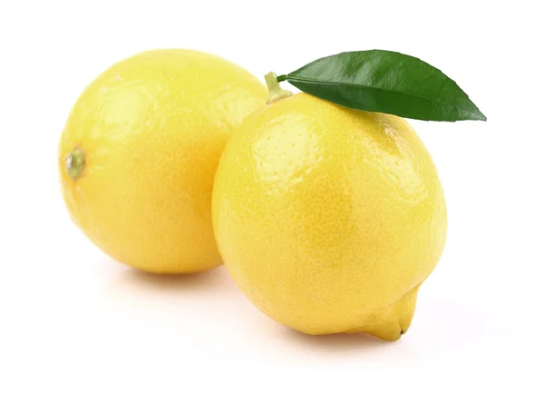 Два сочных лимона. — стоковое фото