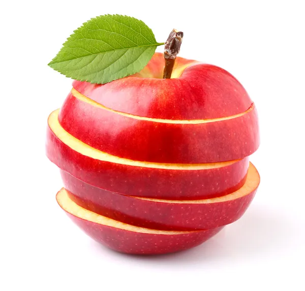 Вырезать яблоко листьями — стоковое фото