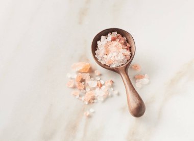 Himalaya tuzu mermer arka planda